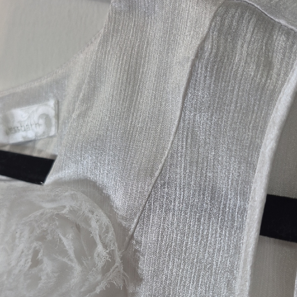 Dressbarn Women Plus 1X White Tank Top with Floral Accents - Picture 4 of 12